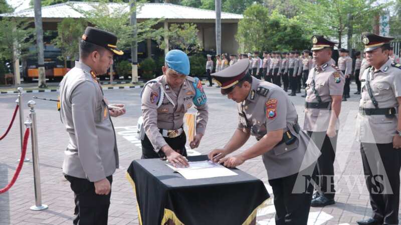 Kapolres Nganjuk AKBP Siswantoro pimpin sertijab Kapolsek dan Kasiwas