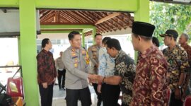 Kapolres Nganjuk AKBP Siswantoro silaturahmi Kamtibmas di Kecamatan Baron