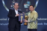 Kapolri Jenderal Listyo Sigit Prabowo terima penghargaan tokoh Inklusi Peduli Kelompok Rentan