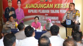 Kapolres Pelabuhan Tanjung Perak AKBP Wiliam Cornelis Tanasale saat kunjungan kerja