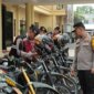 Kapolres Nganjuk AKBP Siswantoro saat cek kendaraan dinas