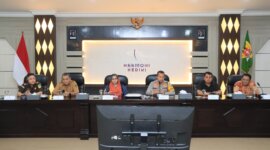 Pj Walikota Zanariah dan Kapolres Kediri Kota AKBP Bramastyo Priaji Beri saat rapat netralitas Aparatur Sipil Negara
