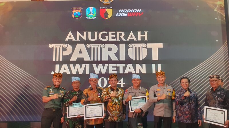 Bhabinkamtibmas Polres Jember dan tiga pilar raih anugerah patriot Jawi Wetan II