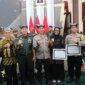 Polres Bojonegoro dan Tiga Pilar terima Anugerah Patriot Jawi Wetan II