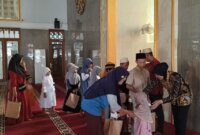 Satreskrim dan Satsabhara Polres Bojonegoro santuni anak yatim piatu