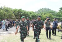 Wadan Kodiklatal Laksda TNI Eko Wahjono saat penutupan TMMD ke-122 di Kediri