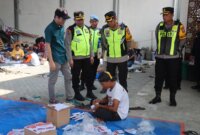 Kapolres Bojonegoro AKBP Mario Prahatinto patroli ke KPU