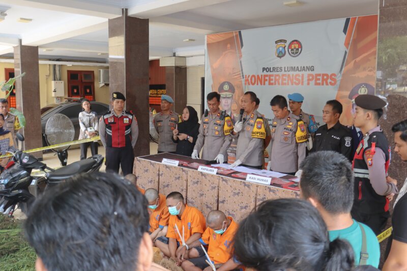 Polisi tangkap tersangka beserta barang buktinya