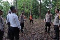 Kapolres Nganjuk AKBP Siswantoro tinjau lahan untuk tanam Jagung