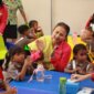 Ibu Bhayangkari bersama anak-anak