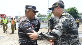 Danlanal Banyuwangi Letkol Laut (P) Hafidz sambut kedatangan pasukan militer Australia