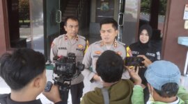 Kapolres Probolinggo AKBP Wisnu Wardana berikan keterangan