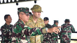 Dankodiklatal Letjen TNI Marinir Nur Alamsyah tinjau gladi serbuan Operasi Amfibi