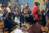 Ketum Bhayangkari Juliati Sigit Prabowo tinjau posko pengungsian