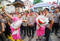 Kapolri Jenderal Listyo Sigit Prabowo bersama Jenderal (HOR) Agus Andrianto