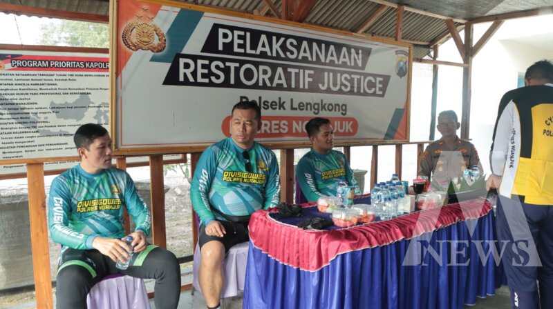 Kapolres Nganjuk AKBP Siswantoro saat gowes ke Polsek jajaran