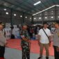 Kapolres Kediri Kota AKBP Bramastyo Priaji bersama Dandim 0809 Kediri Letkol Inf. Aris Setiawan cek gudang KPU