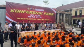 Polisi tangkap tersangka kasus Narkoba beserta barang buktinya