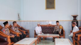 Kapolres Lumajang AKBP Mohammad Zainur Rofik silaturahmi ke tokoh Agama