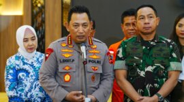Kapolri Jenderal Listyo Sigit Prabowo bersama Panglima TNI Agus Subiyanto