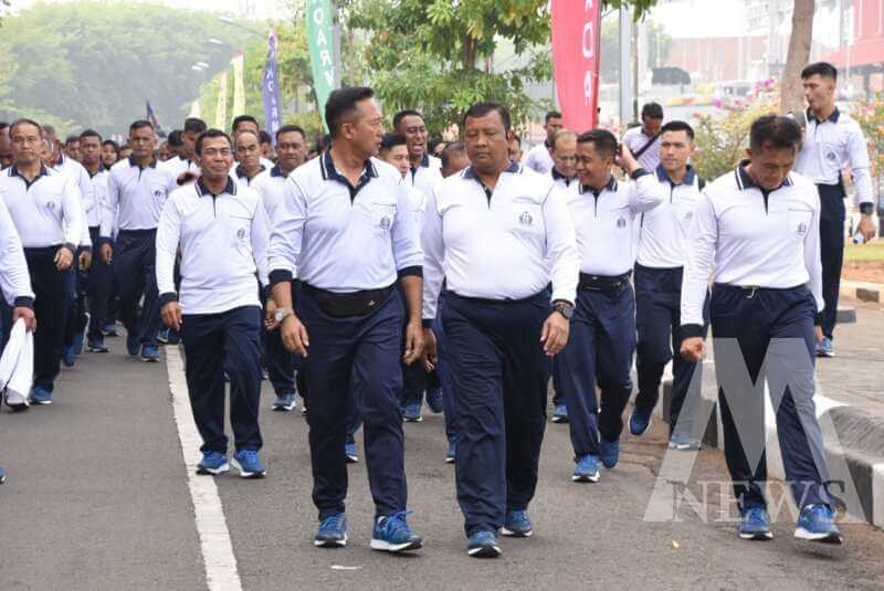 Dankodiklatal Letjen TNI Marinir Nur Alamsyah ikuti olahraga bersama