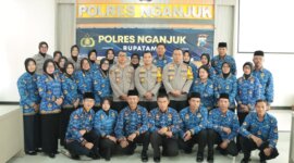 Kapolres Nganjuk AKBP Siswantoro bersama ASN Polres Nganjuk