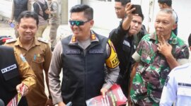 Kapolres Probolinggo AKBP Wisnu Wardana saat kunjungan ke TPS