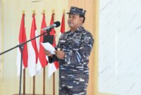 Komandan Sekolah Bahasa Letkol Laut (KH) Arif Sudaryoko