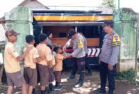 Polres Nganjuk dengan Mobil Cinta, bagi makan siang gratis