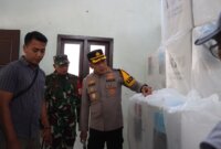 Kapolresta Banyuwangi Kombespol Rama Samtama Putra dan Forkopimda patroli pasca hasil quick count ke PPK