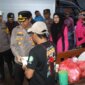 Kapolres Malang AKBP Putu Kholis Aryana salurkan bantuan ke warga terdampak banjir