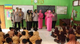 Kapolres Tuban AKBP Oskar Syamsuddin kunjungi SD Gemulung III