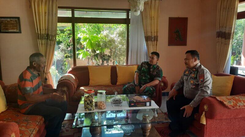 Polisi RW sambang warga pasca Quick Count Pilkada