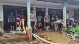 Polres Blitar siapkan dapur umum untuk warga terdampak banjir