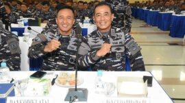 Dankodiklatal Letjen TNI Marinir Nur Alamsyah bersama Pangkoarmada RI
