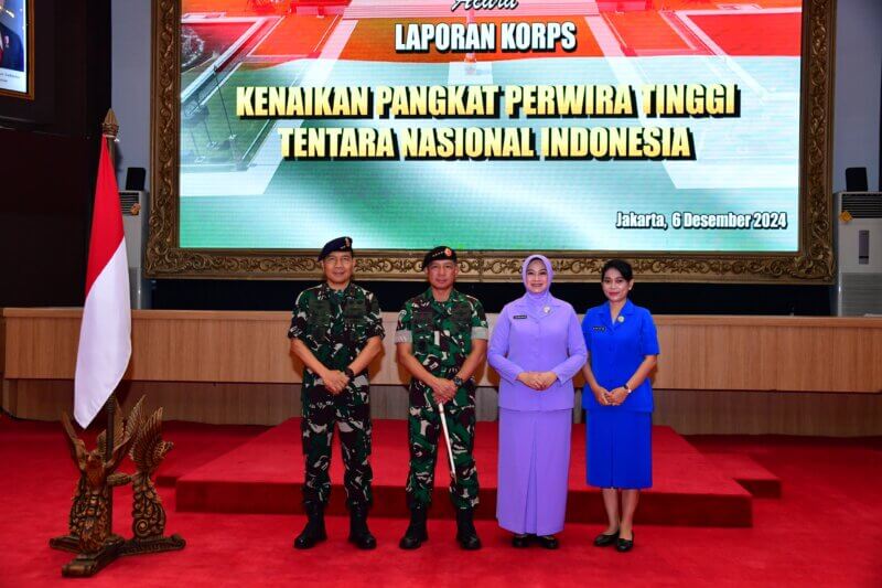 Wadan Kodiklatal Laksda TNI I Gung Putu Alit Jaya bersama Panglima TNI Agus Subiyanto