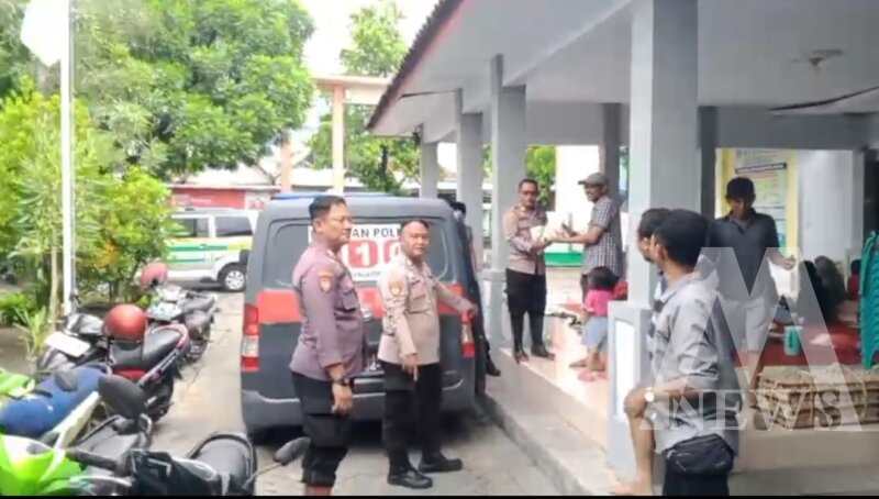 Polsek Jombang beri bantuan ke warga terdampak banjir