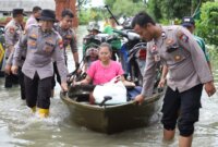 Polres Mojokerto evakuasi warga terdampak banjir