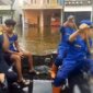 Ditpolairud Polda Jatim evakuasi korban bencana banjir
