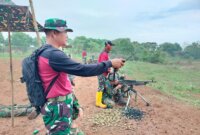 Siswa Marinir Kodiklatal lattek menembak dan taktik operasi darat