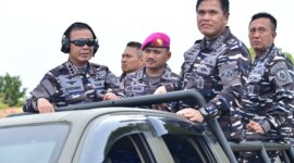 Dankodiklatal Letjen TNI Marinir Nur Alamsyah dampingi KASAL Laksamana TNI Dr. Muhammad Ali