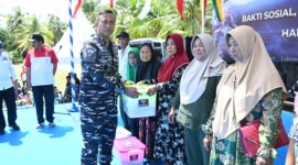Dankodiklatal Letjen TNI Marinir Nur Alamsyah saat baksos