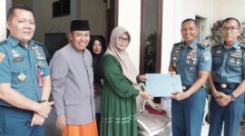 Kodiklatal beri santunan anak yatim dan santri