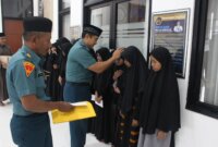 Dansatdik – 2 Kodiklatal Kolonel Laut (P) Teddy Barata beri santunan anak yatim