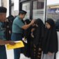 Dansatdik – 2 Kodiklatal Kolonel Laut (P) Teddy Barata beri santunan anak yatim