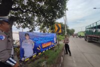 Satlantas Polres Tanjung Perak pasang rambu di jalur Black Spot