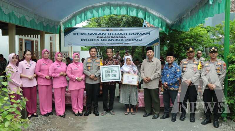 Kapolres Nganjuk AKBP Siswantoro resmikan bedah rumah baru