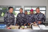 Dankodiklatal Letjen TNI Marinir Nur Alamsyah saat cek makanan sehat bergizi