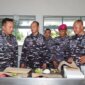Dankodiklatal Letjen TNI Marinir Nur Alamsyah saat cek makanan sehat bergizi