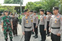 Kapolres Nganjuk AKBP Siswantoro saat Apel Gelar Pasukan Operasi Lilin Semeru